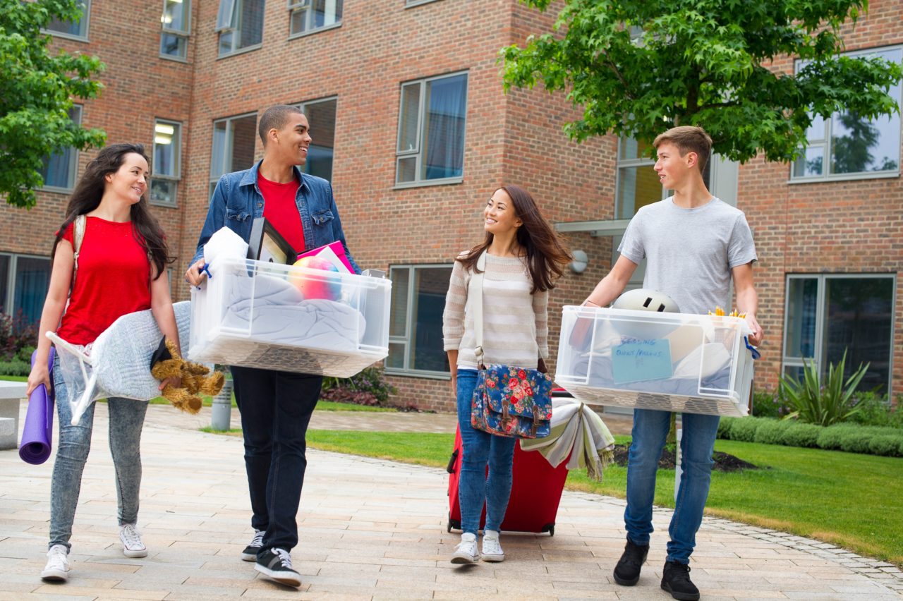 college_kids_moving_in.jpg college_kids_moving_in.jpg