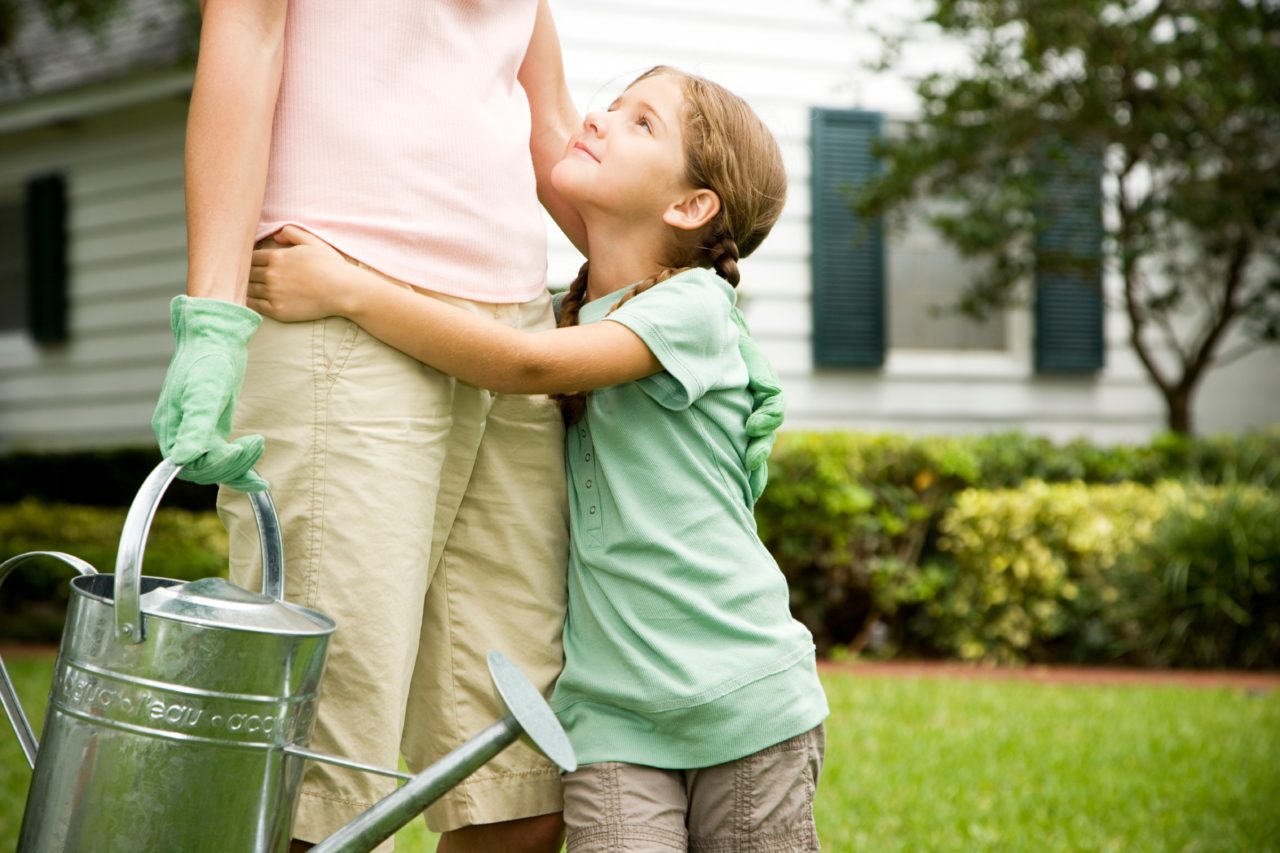 daughter_and_mother_spring_gardening.jpg daughter_and_mother_spring_gardening.jpg