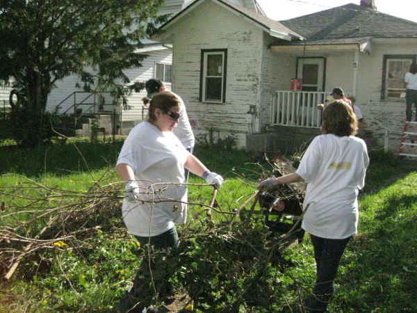 yard cleanup resized 600