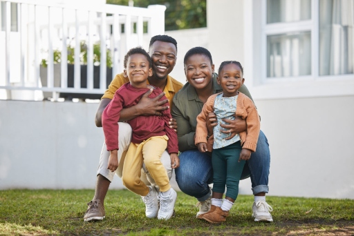 The family of four is happy after getting rid of the wasp at home